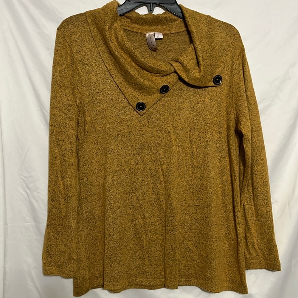 Woman longs sleeve